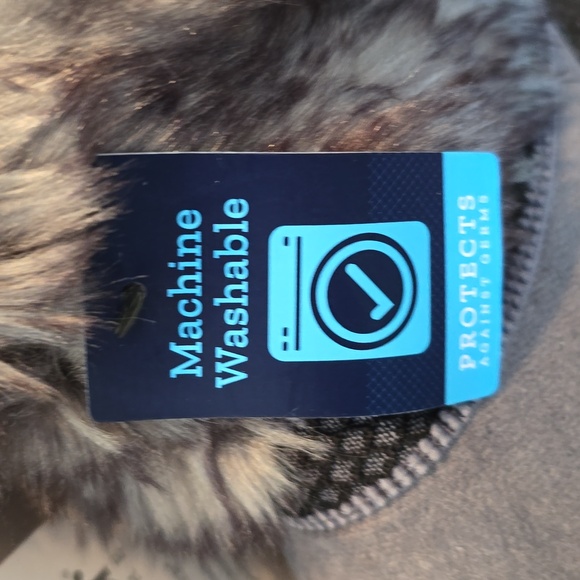 ISOTONER BRAND WOMEN'S GRAY AND BLACK FAUX FUR ANKLE BOOTS SIZE MEDIUM 7… - Picture 12 of 13